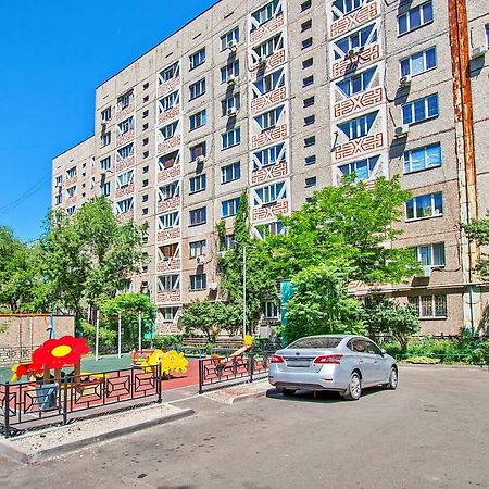 Cozy apartment on Rozybakiev 145. Atakent Almati Kültér fotó