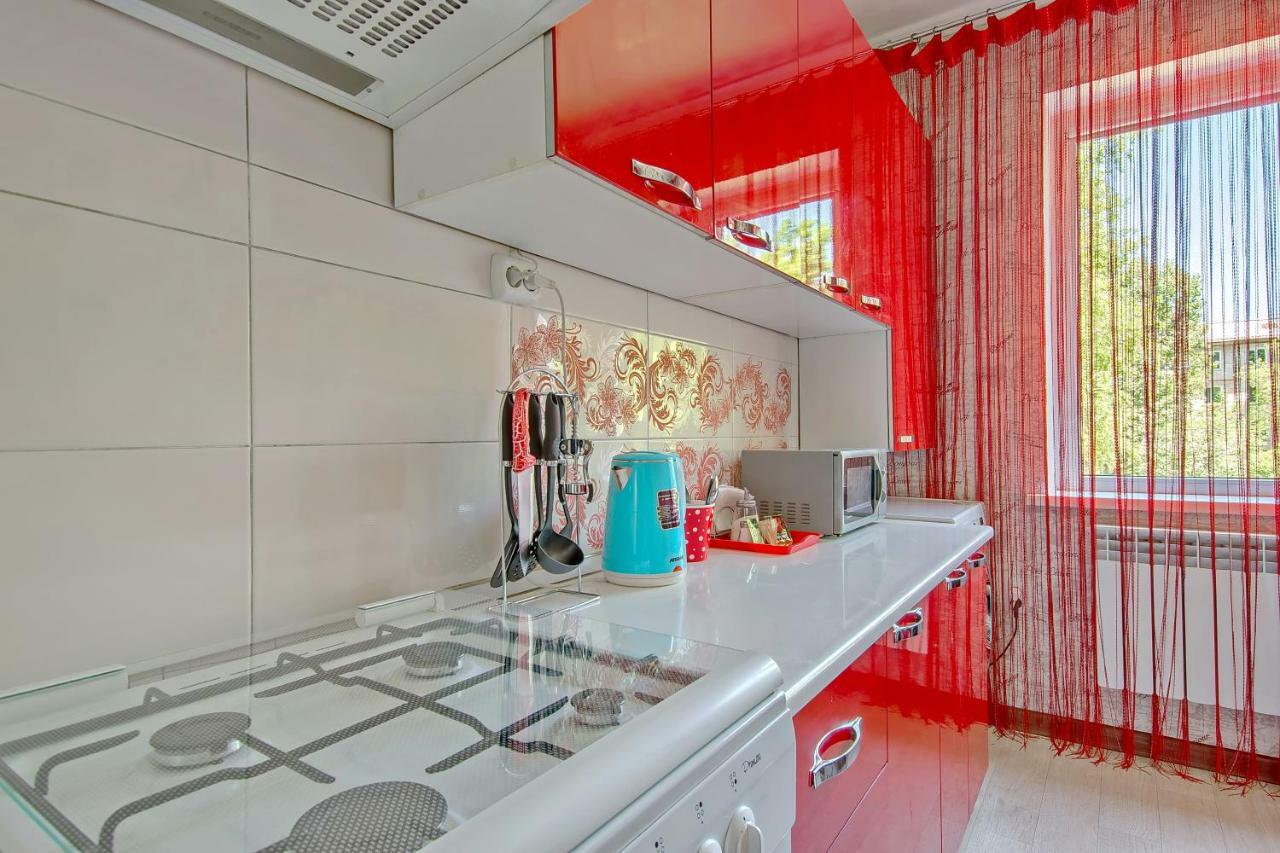 Cozy apartment on Rozybakiev 145. Atakent Almati Kültér fotó